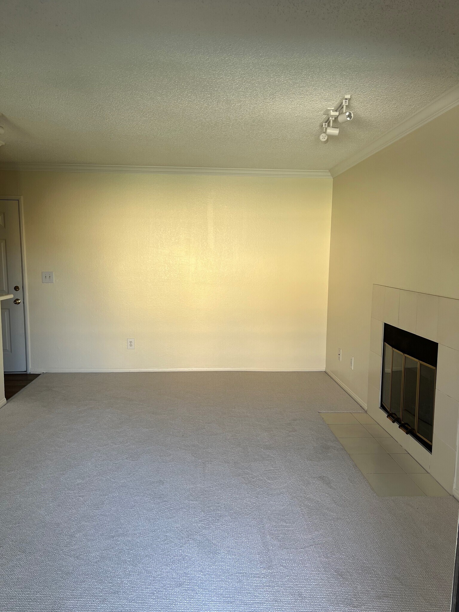 Building Photo - 10655 Lemon Ave