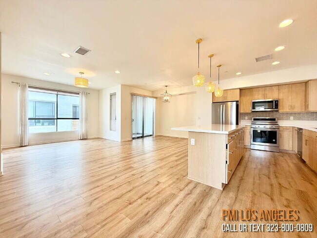 Building Photo - 10706 Octave Ln