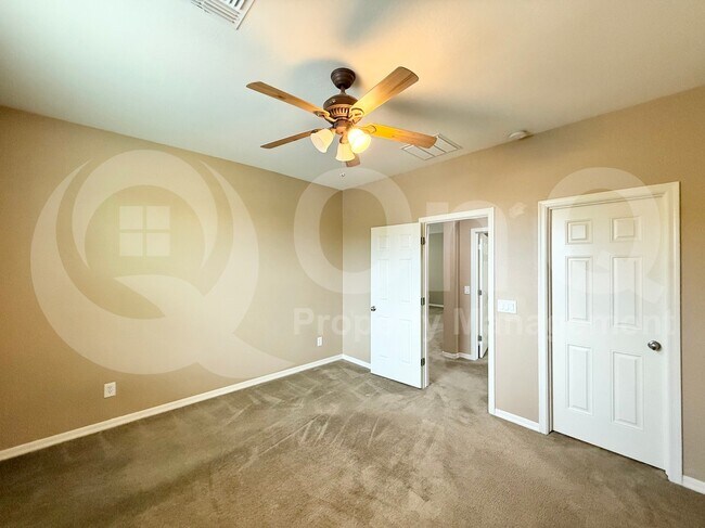 Building Photo - 4051 E Mesquite St