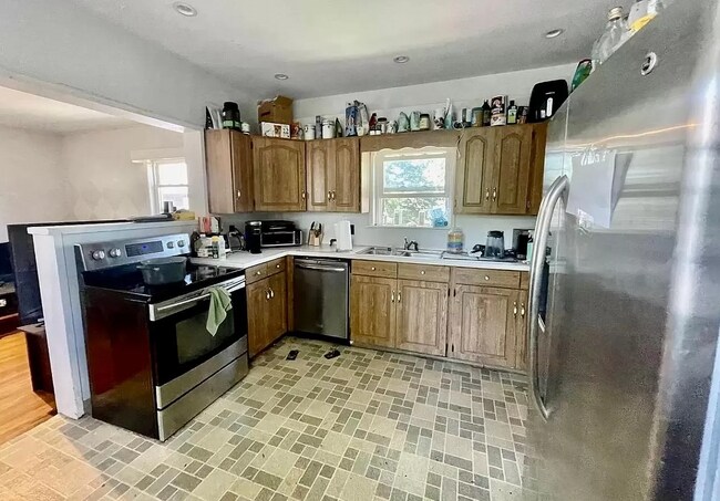 Building Photo - 15 Curtis St