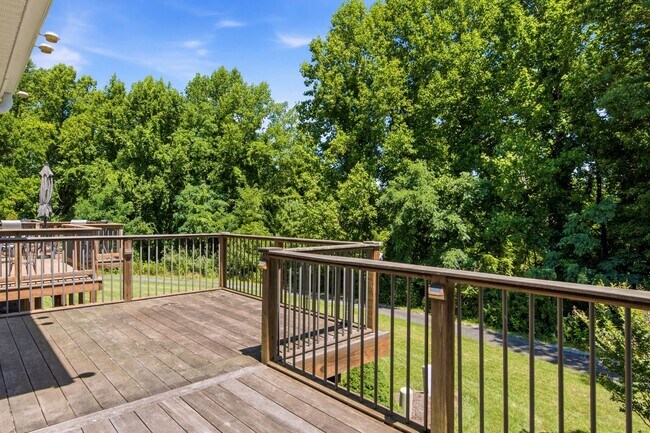 Building Photo - 2645 Blossom Trail E
