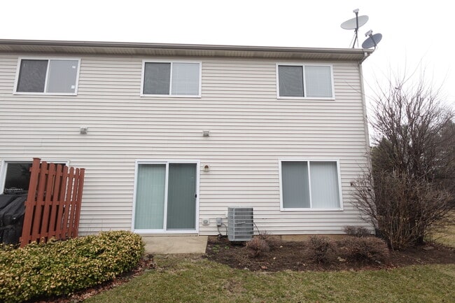 Building Photo - 3430 Blue Ridge Dr