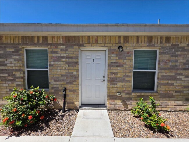 Building Photo - 28 Hiawatha Dr