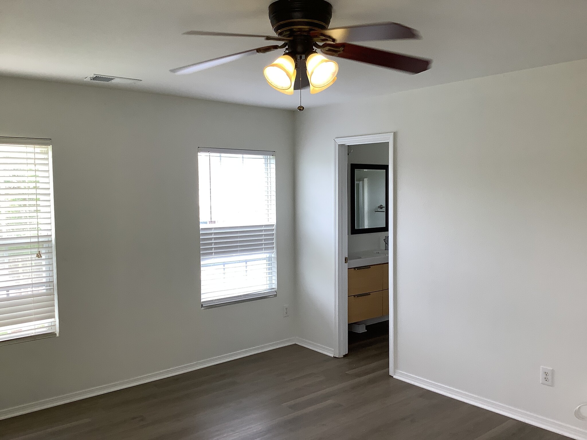 Building Photo - 8834 Kirkville Ln