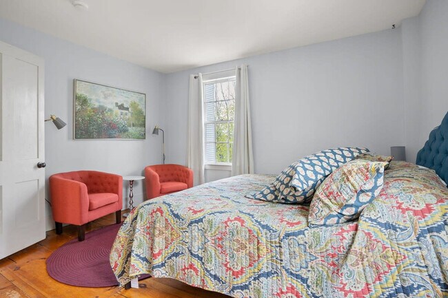 Building Photo - 38 Exeter Rd