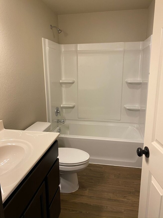 Building Photo - 4 BEDROOM | 2 BATH | DOUBLE GARAGE | RAPID...
