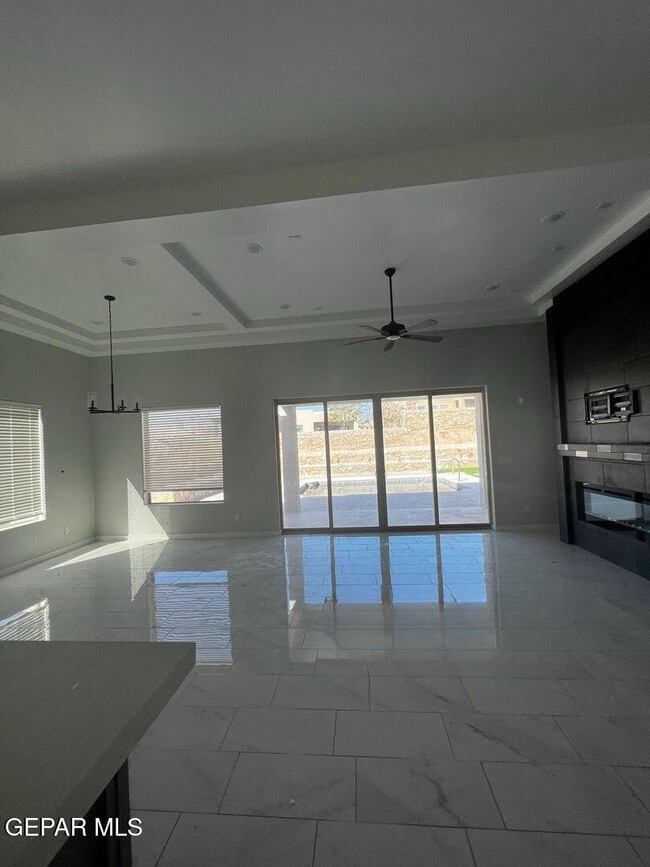 Building Photo - 713 Birmingham Pl