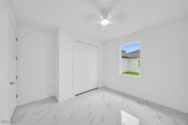 Building Photo - 314 Urbana St