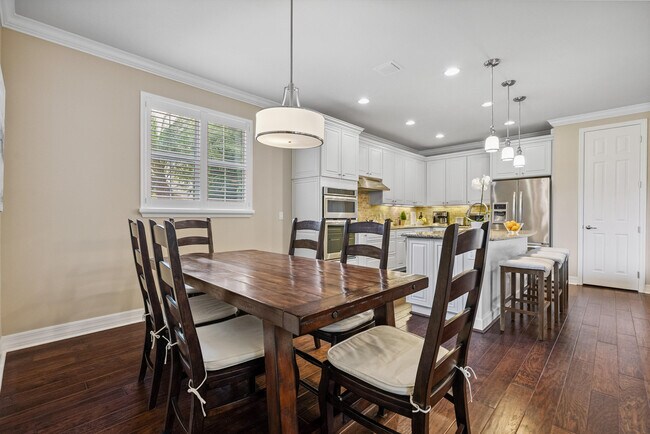 Building Photo - 2815 Sunbury Dr