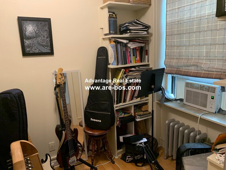 Building Photo - 50 Chester St