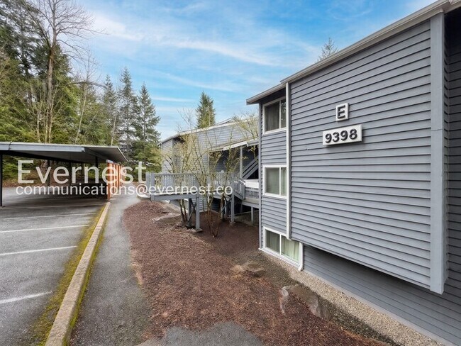Building Photo - 1 Bed, 1 Bath Condo with Carport / Vouchers Accepted / Coming Soon!