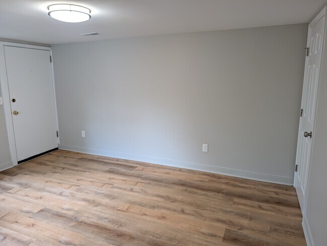 Building Photo - 1620 Catawba St