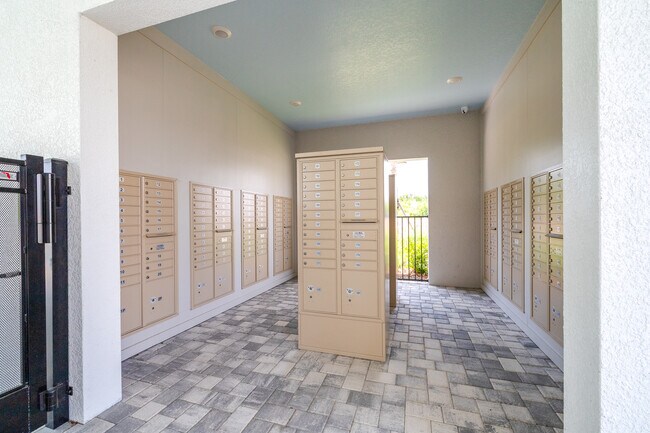 Building Photo - 3273 Vesara Dr