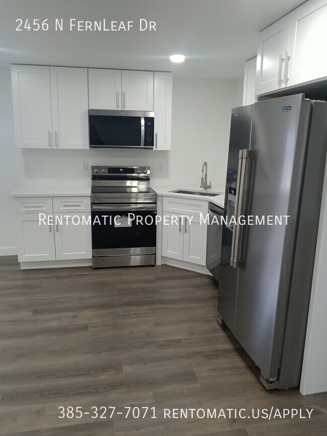 Building Photo - 2456 N Fernleaf Dr