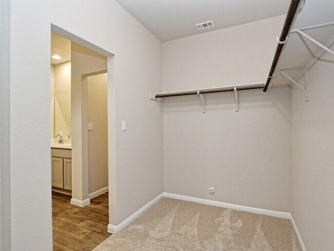 Building Photo - 610 Roaring Fork Ln