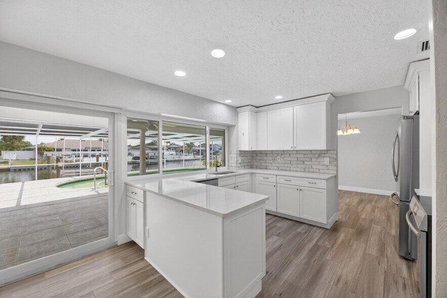 Building Photo - 6305 Cottonwood Ln