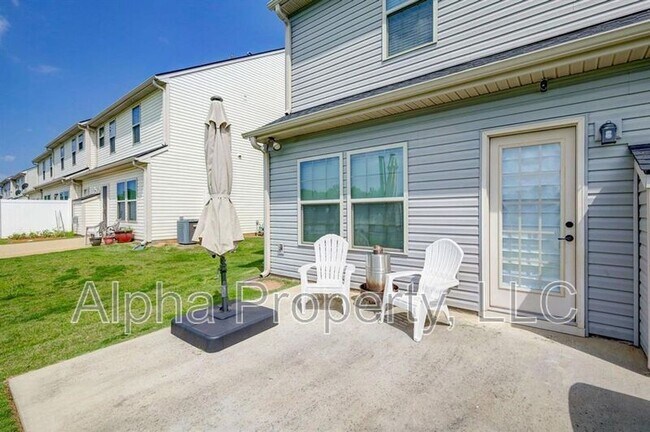 Building Photo - 28 Irvington Dr