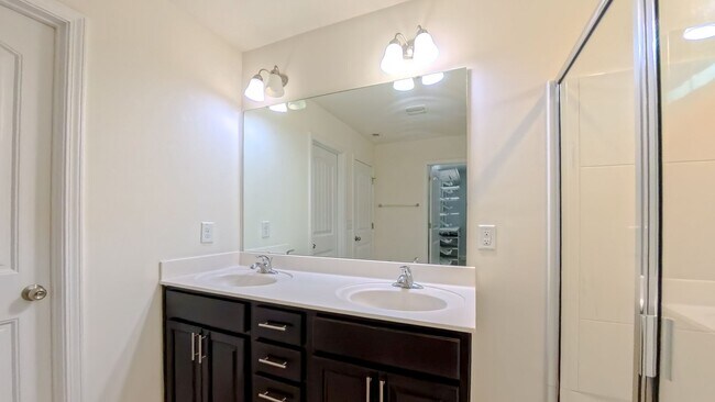Building Photo - Beautiful Home in Mebane
