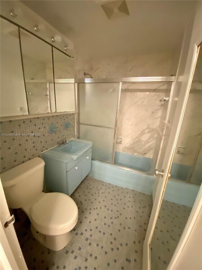 Building Photo - 1408 Brickell Bay Dr