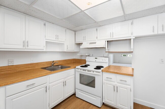 Building Photo - 4500 N Flagler Dr