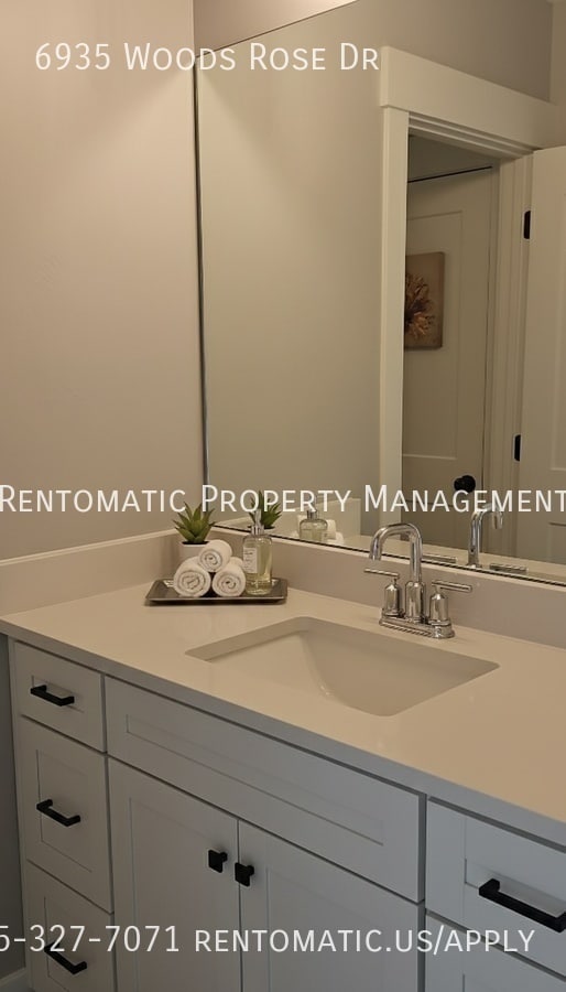 Building Photo - 6935 Woods Rose Dr