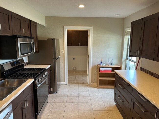 Building Photo - 1592 College Pkwy