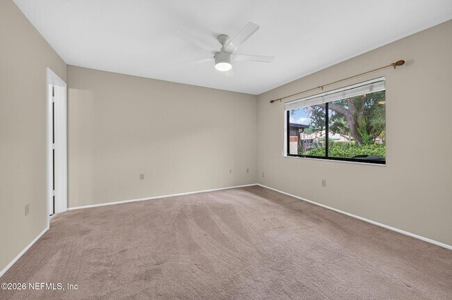 Building Photo - 838 Lawnwood Ave NE