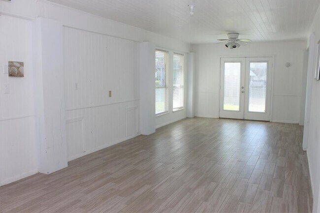 Building Photo - 78 Tarpon St