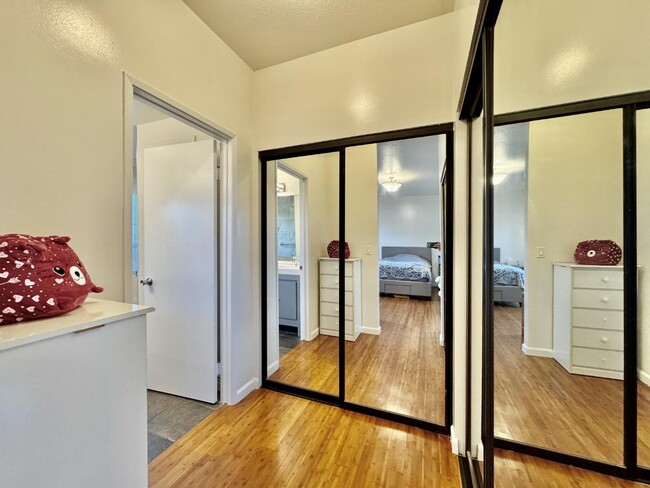 Building Photo - 59 Appian Way
