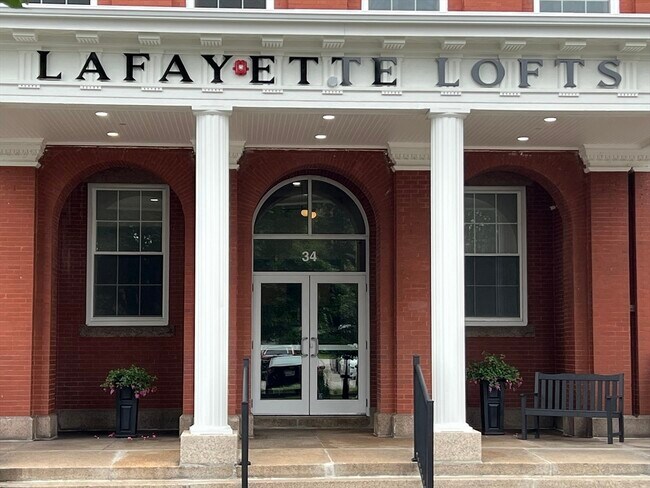 Building Photo - 34 St Joseph St