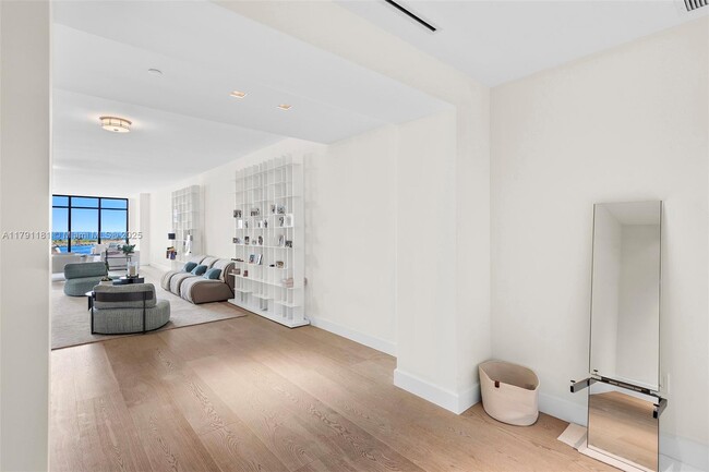 Building Photo - 7055 Fisher Island Dr
