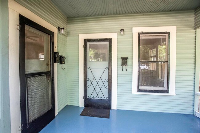 Building Photo - 4205 Avenue B