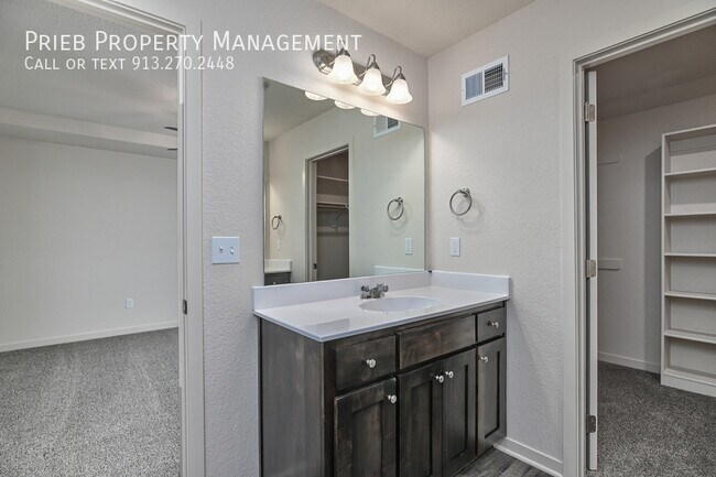 Building Photo - 3253 N 103rd Pl