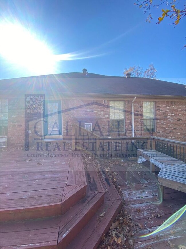 Building Photo - Maumelle Home