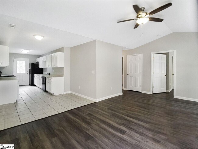 Building Photo - 915 Black Snake Rd