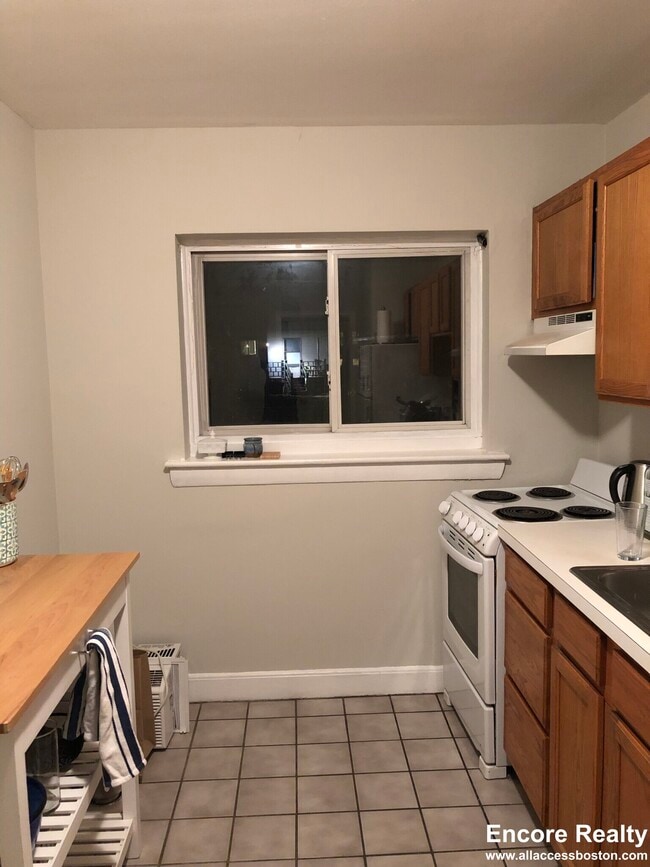 Building Photo - 65 Chiswick Rd