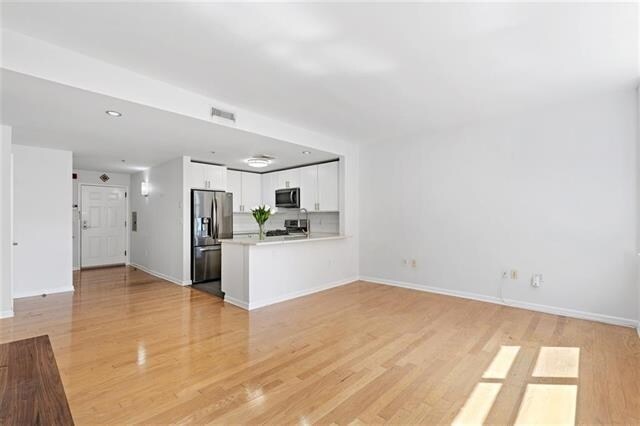 Building Photo - 143 Morgan St
