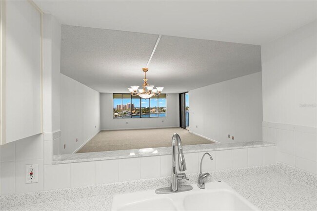 Building Photo - 700 Island Way