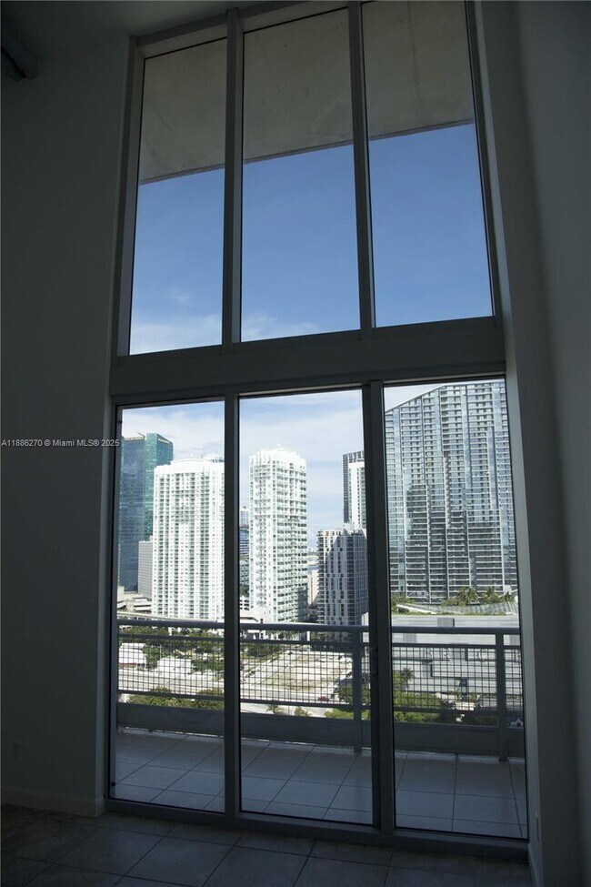 Building Photo - 690 SW 1st Ct