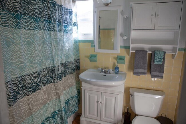 Building Photo - 419 43rd St