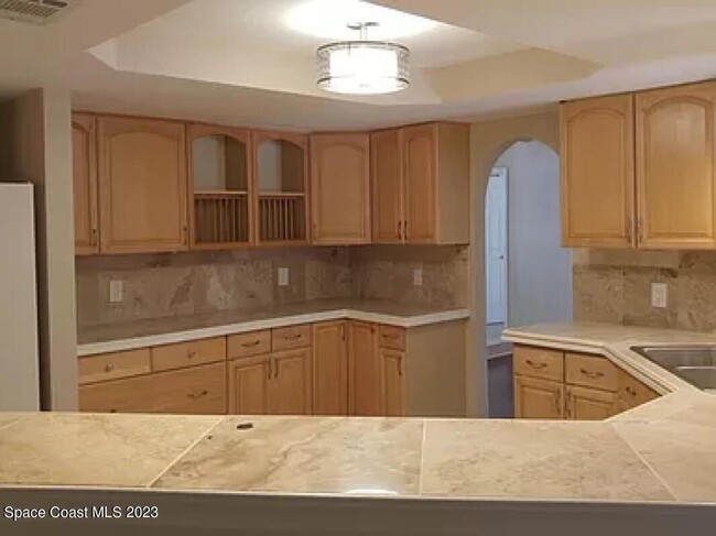 Building Photo - 3067 Village Park Dr