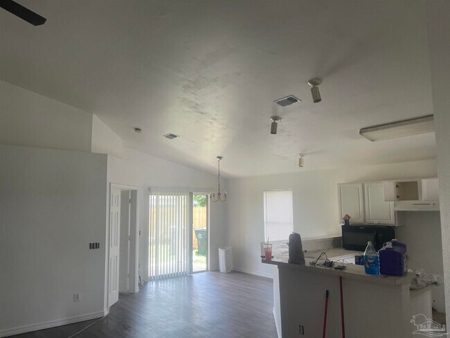 Building Photo - 11086 Chippewa Way