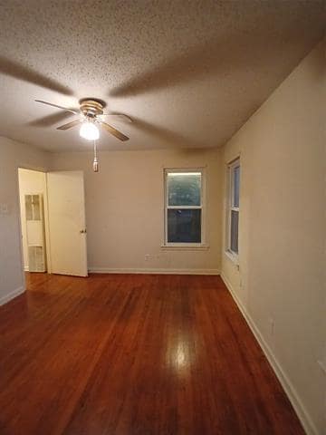 Building Photo - 3015 Avon St