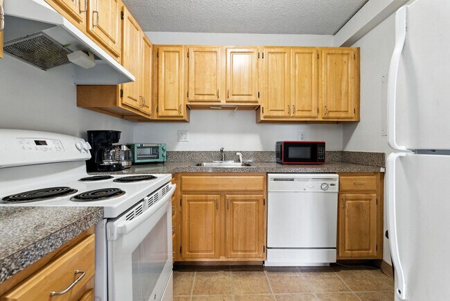 Building Photo - 1711 Bellevue Ave