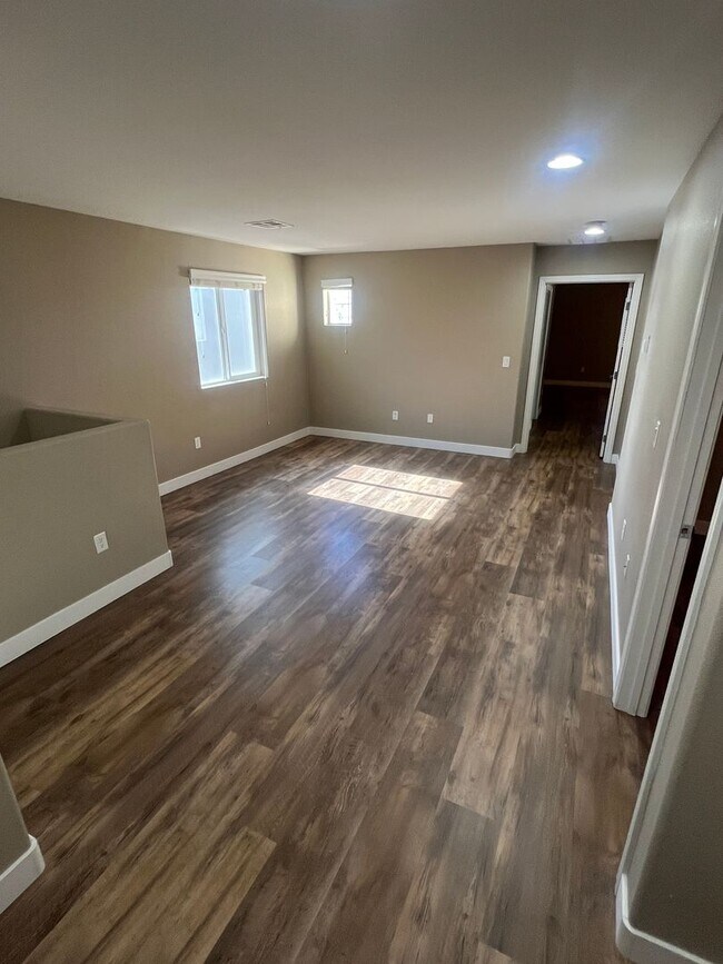 Building Photo - Located in the Southwest 3 Bed | 2.5 Bath | Loft | 2-Car Garage spacious backyard