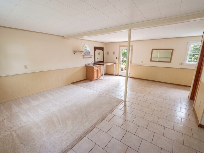 Building Photo - 7221 Hillview Dr