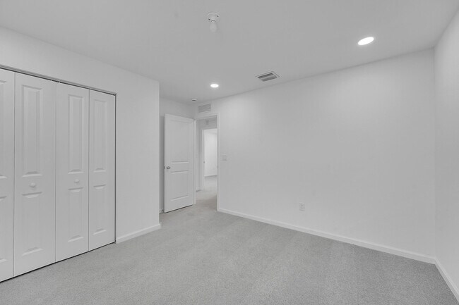 Building Photo - 1012 Bent Creek Dr