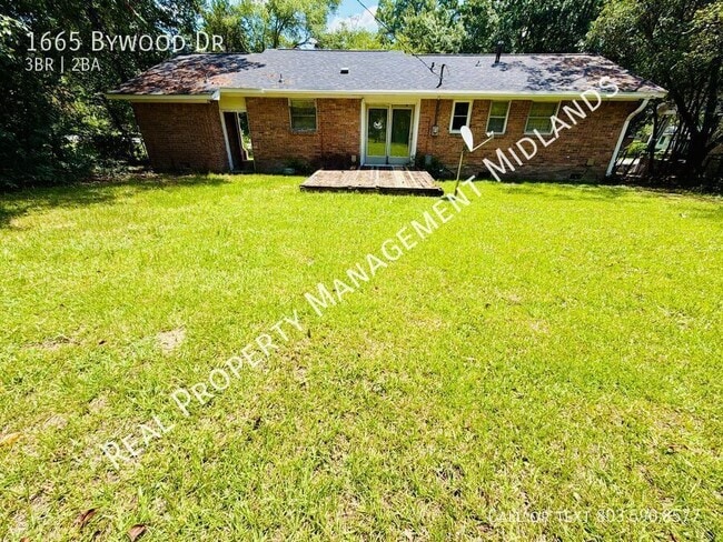 Building Photo - 1665 Bywood Dr