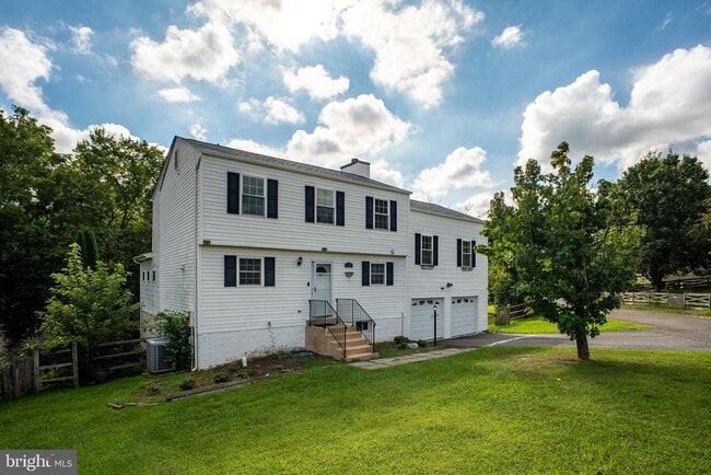 Building Photo - 13320 Scibilia Ct