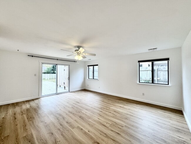 Building Photo - READY NOW!! 4-Bedroom Home in Lake Trant w/Attached Garage! Pet Friendly!